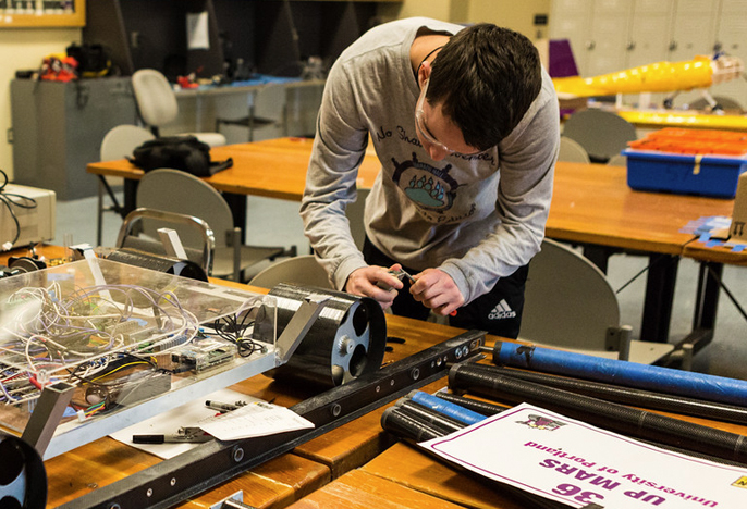 Student works on an engineering project.