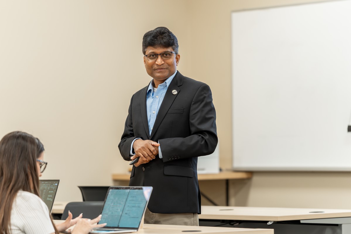 Professor Gudigantala in the classroom at UP