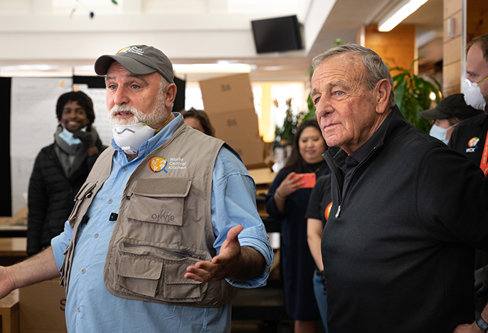 Fedele Bauccio and José Andrés addressing group