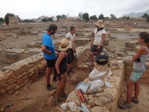 Students at Pollentia Expedition dig site